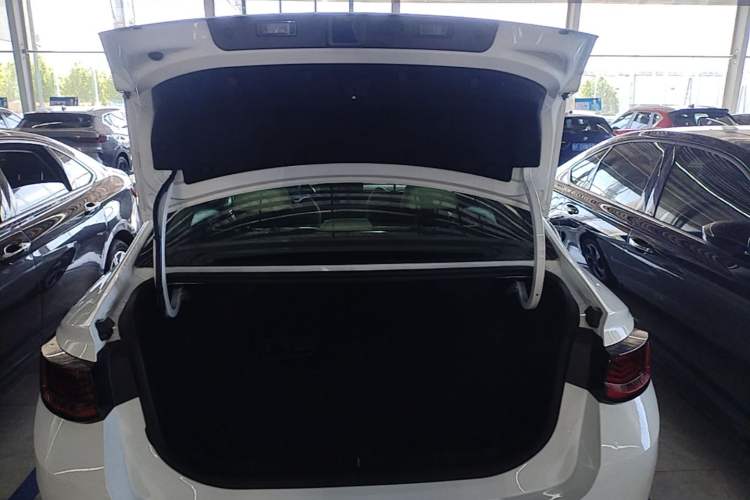 Used Geely Auto Emgrand L HiP 2022 1.5TD-DHT Pro 100KM Super Rui Trunk