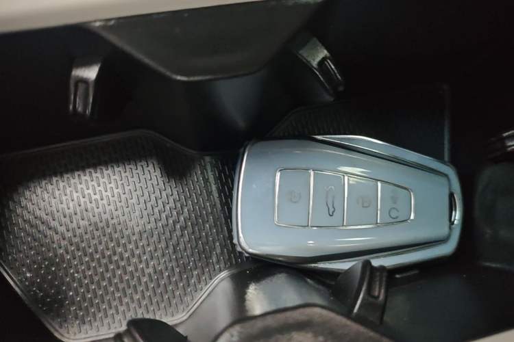 Used Geely Auto Emgrand L HiP 2022 1.5TD-DHT Pro 100KM Super Swift Vehicle Key