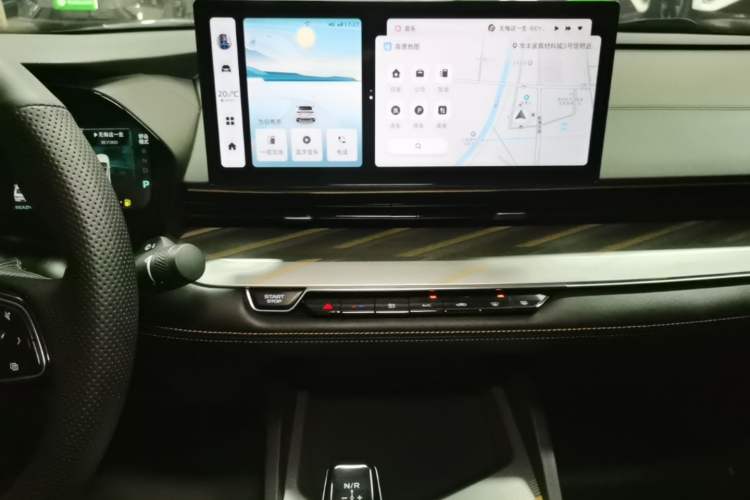 Used Geely Auto Emgrand L HiP 2024 Longteng Edition 1.5TD-DHT Pro 100KM Superior Model Audio And AC Panel
