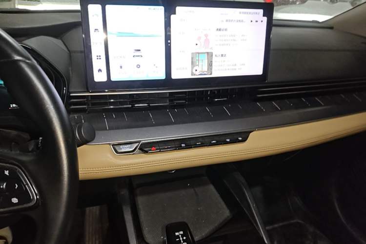 Used Geely Auto Emgrand L HiP 2024 Champion Edition 1.5TD-DHT Pro 100KM Excellence Model Audio And AC Panel