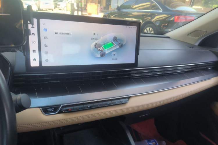 Used Geely Auto Emgrand L HiP 2024 Champion Edition 1.5TD-DHT Pro 100KM Excellence Model Audio And AC Panel