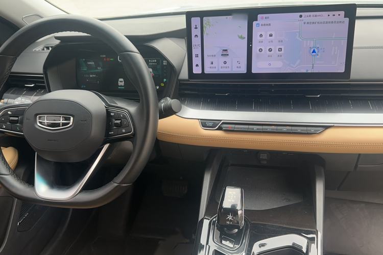 Used Geely Auto Emgrand L HiP 2024 Champion Edition 1.5TD-DHT Pro 100KM Excellence Model Audio And AC Panel