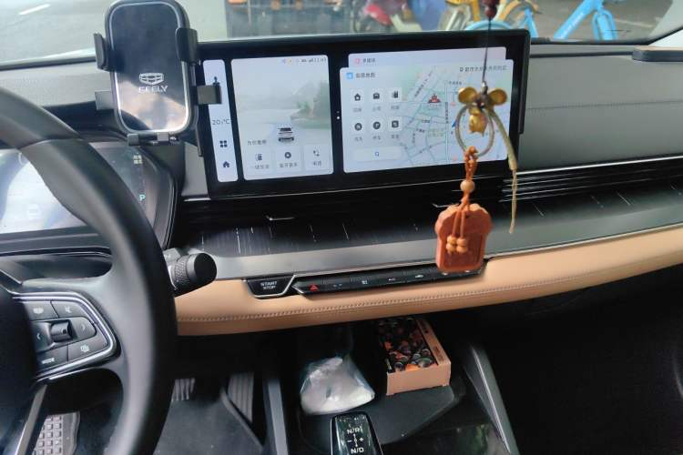 Used Geely Auto Emgrand L HiP 2024 Longteng Edition 1.5TD-DHT Pro 100KM Excellence Model Audio And AC Panel