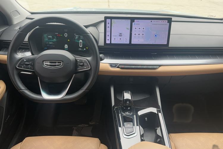 Used Geely Auto Emgrand L HiP 2024 Champion Edition 1.5TD-DHT Pro 100KM Excellence Model Center Console