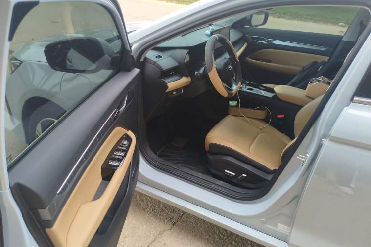 Used Geely Auto Emgrand L HiP 2024 Longteng Edition 1.5TD-DHT Pro 100KM Excellence Model Driver Seat