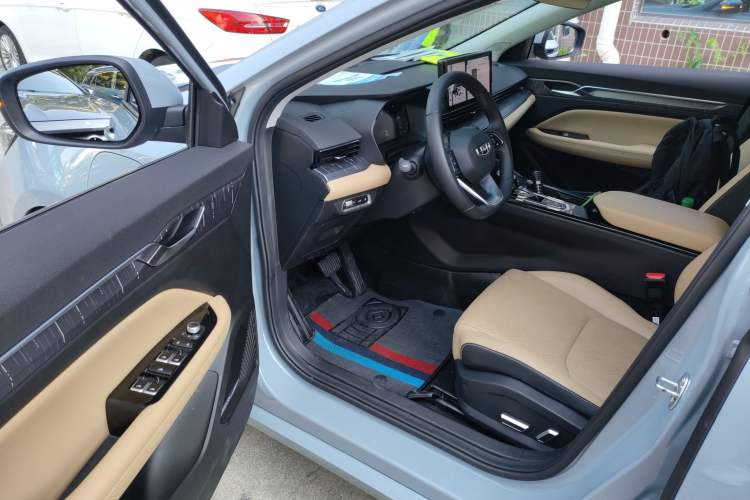 Used Geely Auto Emgrand L HiP 2024 Champion Edition 1.5TD-DHT Pro 100KM Excellence Model Driver Seat