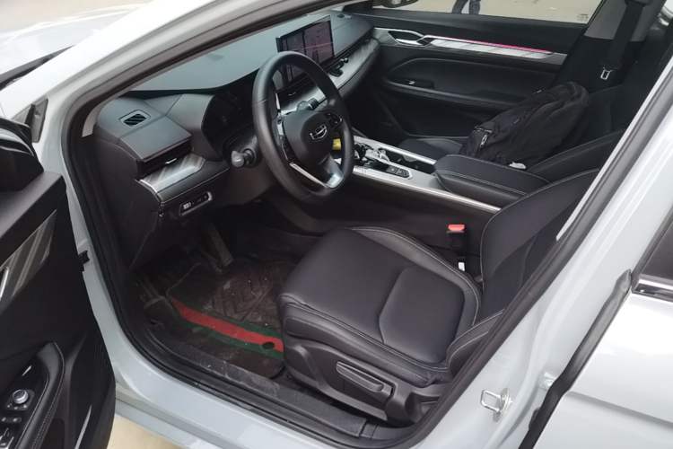Used Geely Auto Emgrand L HiP 2024 Longteng Edition 1.5TD-DHT Pro 100KM Superior Model Driver Seat
