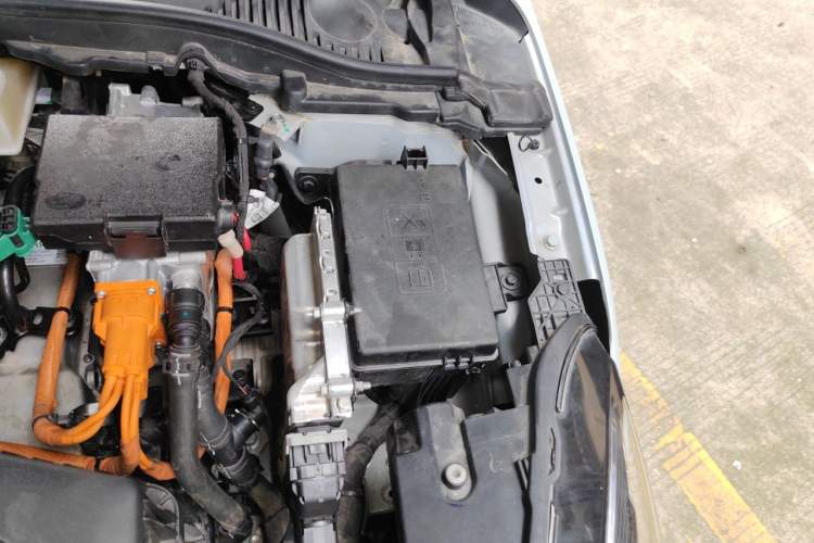 Used Geely Auto Emgrand L HiP 2024 Longteng Edition 1.5TD-DHT Pro 100KM Superior Model Engine Bay Left