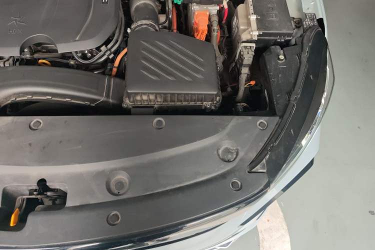 Used Geely Auto Emgrand L HiP 2024 Champion Edition 1.5TD-DHT Pro 100KM Superior Model Engine Bay Left