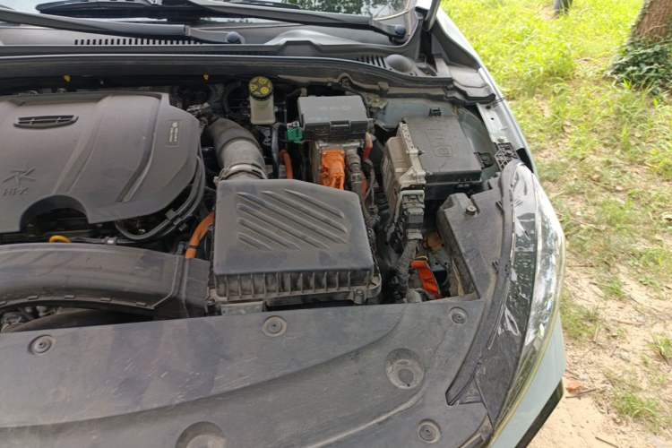 Used Geely Auto Emgrand L HiP 2024 Champion Edition 1.5TD-DHT Pro 100KM Excellence Model Engine Bay Left