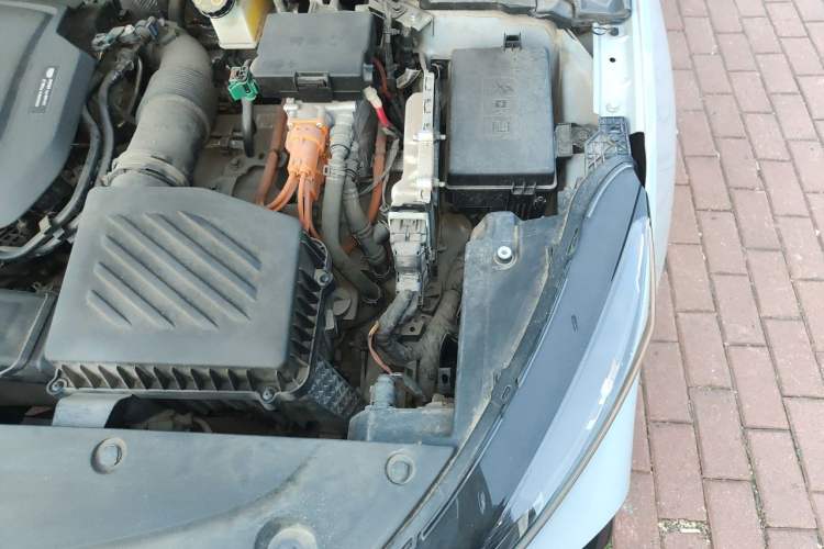 Used Geely Auto Emgrand L HiP 2024 Champion Edition 1.5TD-DHT Pro 100KM Excellence Model Engine Bay Left
