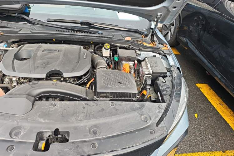 Used Geely Auto Emgrand L HiP 2024 Champion Edition 1.5TD-DHT Pro 100KM Excellence Model Engine Bay Left