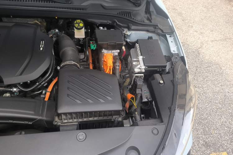 Used Geely Auto Emgrand L HiP 2024 Longteng Edition 1.5TD-DHT Pro 100KM Excellence Model Engine Bay Left