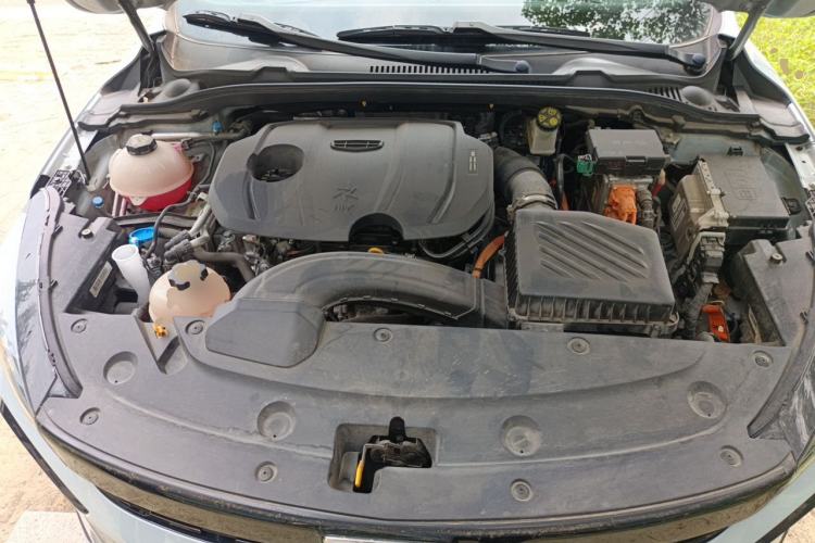 Used Geely Auto Emgrand L HiP 2024 Champion Edition 1.5TD-DHT Pro 100KM Excellence Model Engine Bay