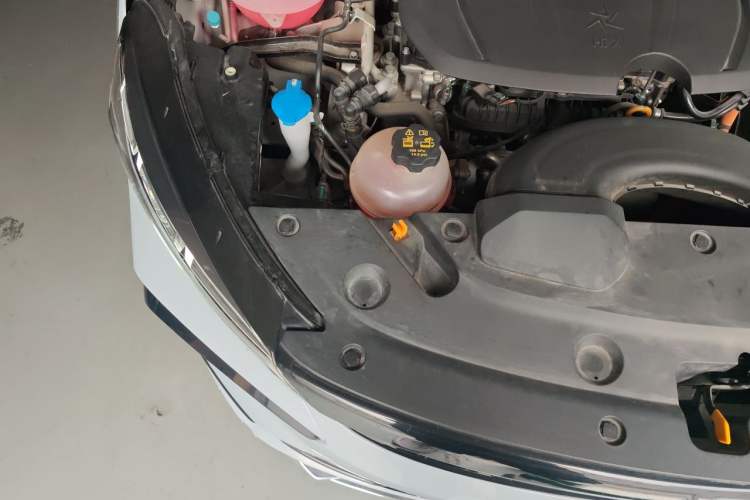 Used Geely Auto Emgrand L HiP 2024 Champion Edition 1.5TD-DHT Pro 100KM Superior Model Engine Bay Right