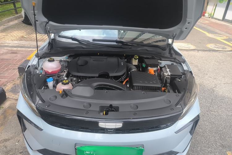 Used Geely Auto Emgrand L HiP 2024 Longteng Edition 1.5TD-DHT Pro 100KM Excellence Model Engine Bay