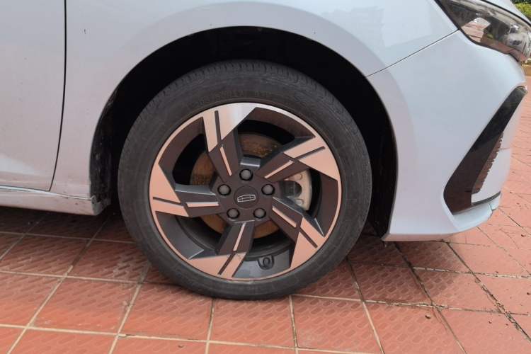 Used Geely Auto Emgrand L HiP 2024 Champion Edition 1.5TD-DHT Pro 100KM Excellence Model Exterior 1