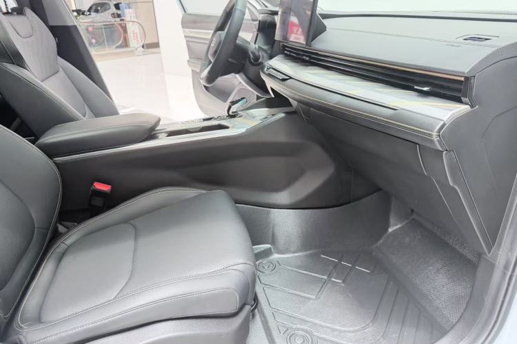 Used Geely Auto Emgrand L HiP 2024 Longteng Edition 1.5TD-DHT Pro 100KM Superior Model Exterior 11