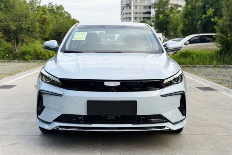 Used Geely Auto Emgrand L HiP 2024 Longteng Edition 1.5TD-DHT Pro 100KM Superior Model Exterior 2
