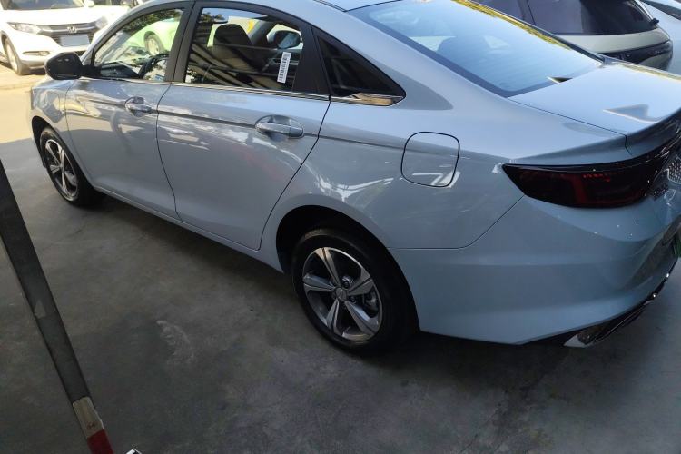 Used Geely Auto Emgrand L HiP 2024 Longteng Edition 1.5TD-DHT Pro 100KM Superior Model Exterior 3