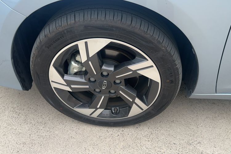 Used Geely Auto Emgrand L HiP 2024 Champion Edition 1.5TD-DHT Pro 100KM Excellence Model Exterior 4