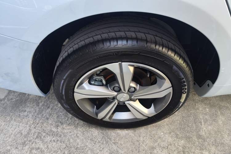 Used Geely Auto Emgrand L HiP 2024 Longteng Edition 1.5TD-DHT Pro 100KM Superior Model Exterior 8