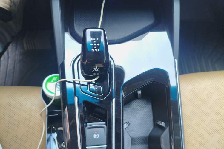 Used Geely Auto Emgrand L HiP 2024 Longteng Edition 1.5TD-DHT Pro 100KM Excellence Model Gear Lever