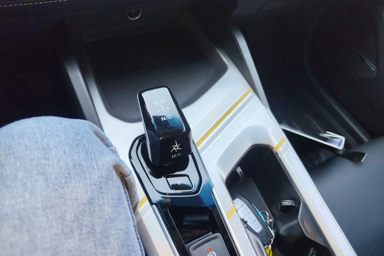 Used Geely Auto Emgrand L HiP 2024 Longteng Edition 1.5TD-DHT Pro 100KM Superior Model Gear Lever