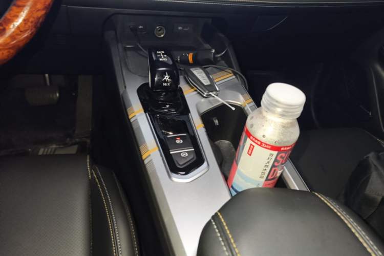 Used Geely Auto Emgrand L HiP 2024 Champion Edition 1.5TD-DHT Pro 100KM Superior Model Gear Lever