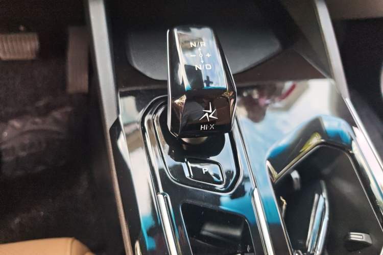 Used Geely Auto Emgrand L HiP 2024 Champion Edition 1.5TD-DHT Pro 100KM Excellence Model Gear Lever