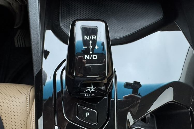 Used Geely Auto Emgrand L HiP 2024 Longteng Edition 1.5TD-DHT Pro 100KM Excellence Model Gear Lever