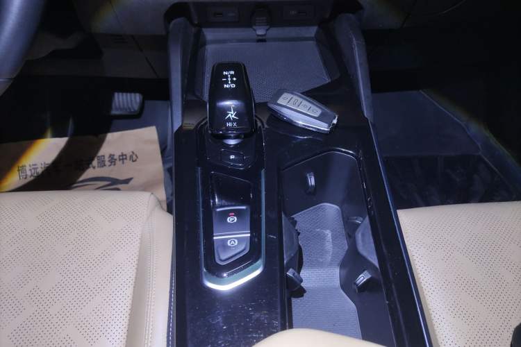 Used Geely Auto Emgrand L HiP 2024 Champion Edition 1.5TD-DHT Pro 100KM Excellence Model Gear Lever