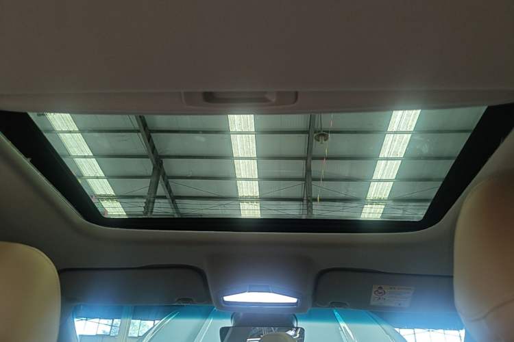 Used Geely Auto Emgrand L HiP 2024 Champion Edition 1.5TD-DHT Pro 100KM Excellence Model Headliner