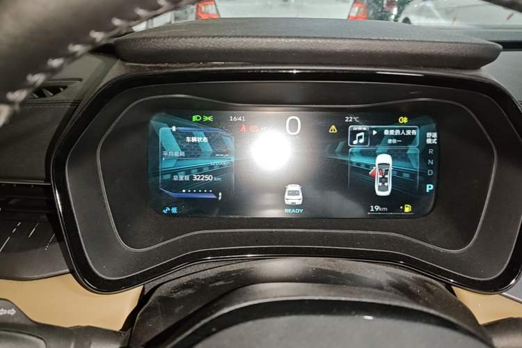 Used Geely Auto Emgrand L HiP 2024 Champion Edition 1.5TD-DHT Pro 100KM Excellence Model Instrument Cluster