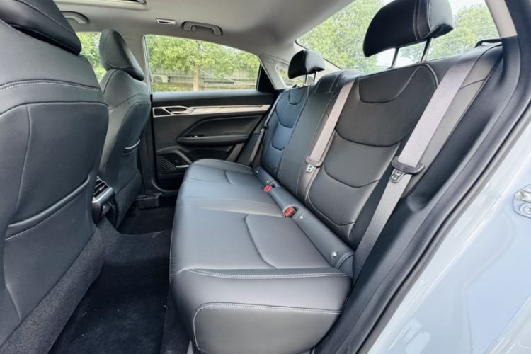 Used Geely Auto Emgrand L HiP 2024 Longteng Edition 1.5TD-DHT Pro 100KM Superior Model Interior 1