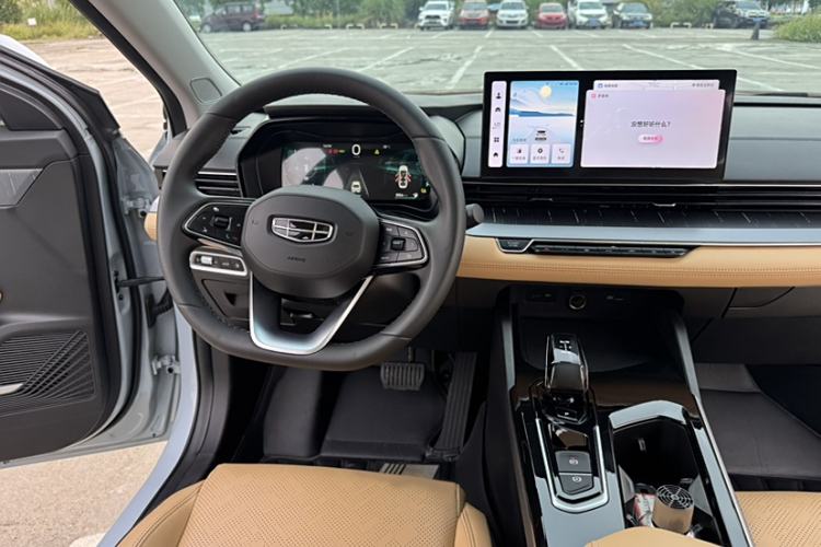 Used Geely Auto Emgrand L HiP 2024 Longteng Edition 1.5TD-DHT Pro 100KM Excellence Model Interior 11
