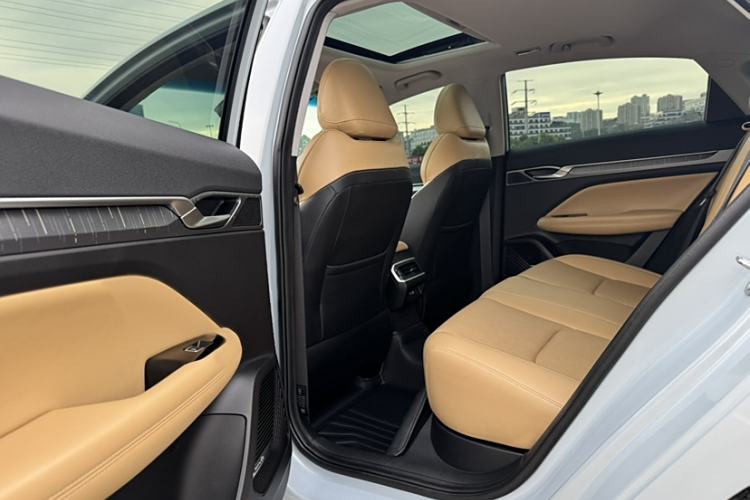 Used Geely Auto Emgrand L HiP 2024 Longteng Edition 1.5TD-DHT Pro 100KM Excellence Model Interior 13