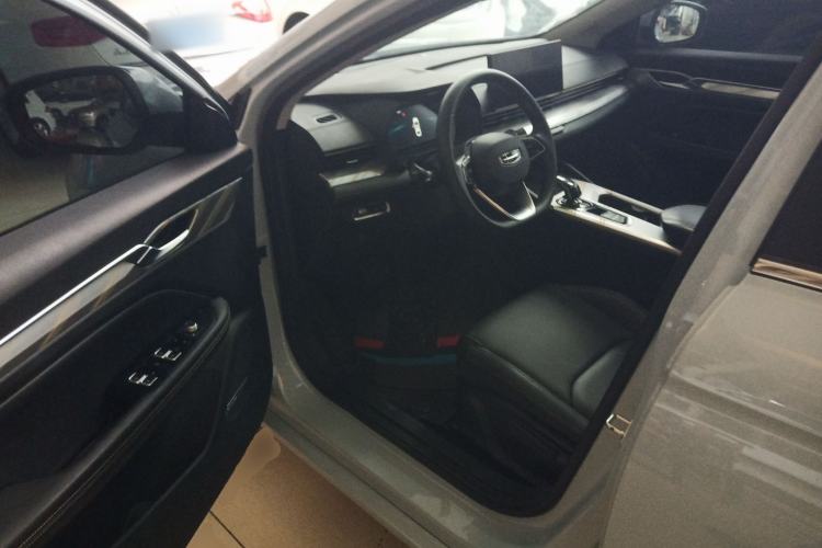 Used Geely Auto Emgrand L HiP 2024 Longteng Edition 1.5TD-DHT Pro 100KM Superior Model Interior 3