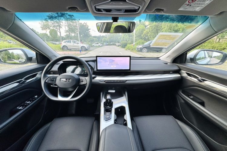 Used Geely Auto Emgrand L HiP 2024 Longteng Edition 1.5TD-DHT Pro 100KM Superior Model Interior 3