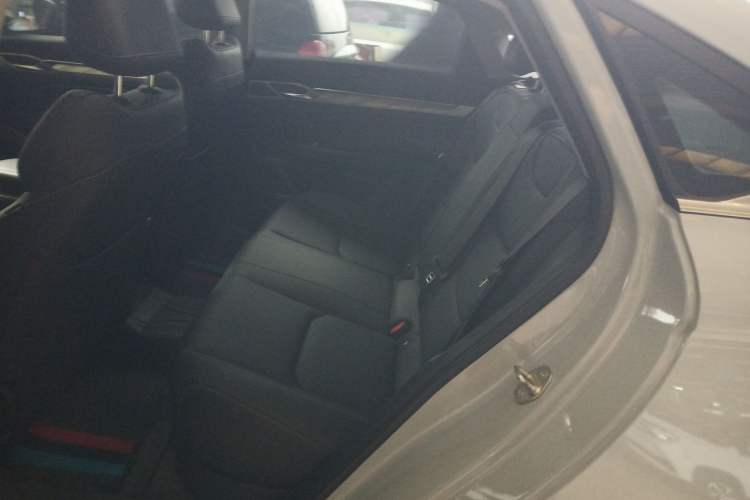 Used Geely Auto Emgrand L HiP 2024 Longteng Edition 1.5TD-DHT Pro 100KM Superior Model Interior 4