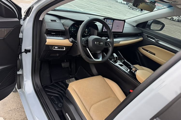 Used Geely Auto Emgrand L HiP 2024 Longteng Edition 1.5TD-DHT Pro 100KM Excellence Model Interior 4