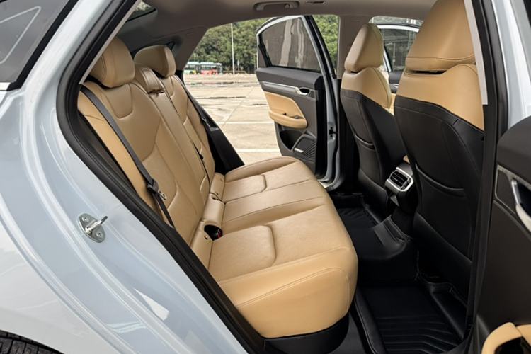 Used Geely Auto Emgrand L HiP 2024 Longteng Edition 1.5TD-DHT Pro 100KM Excellence Model Interior 5