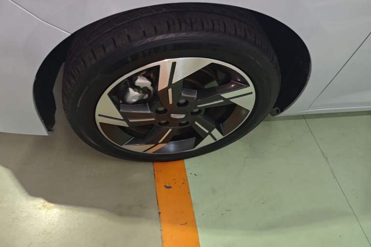 Used Geely Auto Emgrand L HiP 2024 Champion Edition 1.5TD-DHT Pro 100KM Excellence Model Left Front Wheel Hub