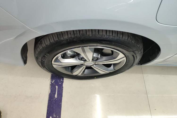 Used Geely Auto Emgrand L HiP 2024 Longteng Edition 1.5TD-DHT Pro 100KM Superior Model Left Front Wheel Hub