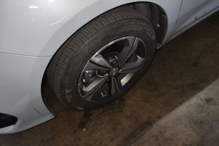 Used Geely Auto Emgrand L HiP 2024 Champion Edition 1.5TD-DHT Pro 100KM Superior Model Left Front Wheel Hub