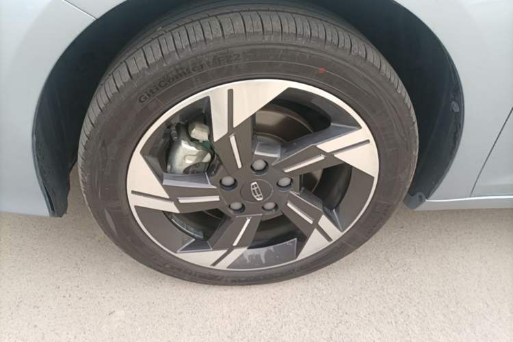 Used Geely Auto Emgrand L HiP 2024 Champion Edition 1.5TD-DHT Pro 100KM Excellence Model Left Front Wheel Hub