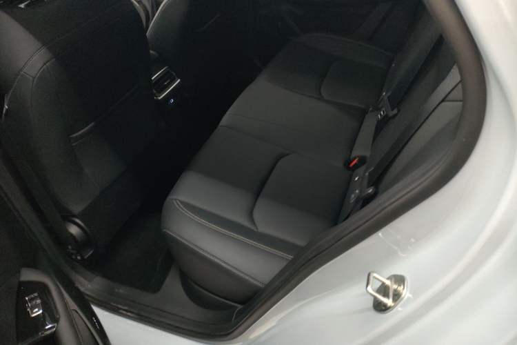 Used Geely Auto Emgrand L HiP 2024 Longteng Edition 1.5TD-DHT Pro 100KM Superior Model Left Rear Seat
