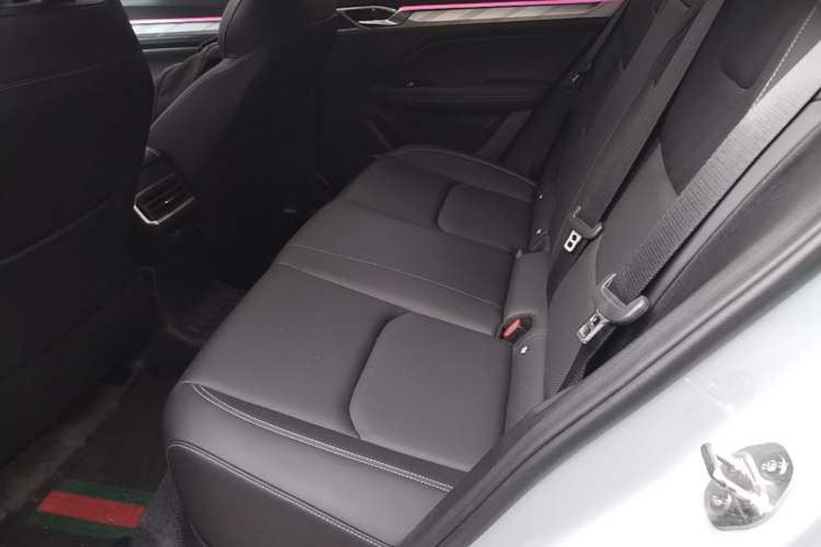 Used Geely Auto Emgrand L HiP 2024 Longteng Edition 1.5TD-DHT Pro 100KM Superior Model Left Rear Seat