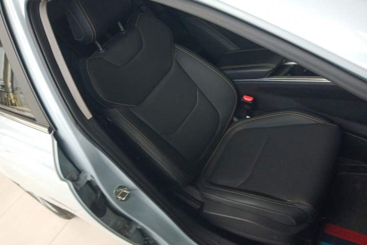 Used Geely Auto Emgrand L HiP 2024 Longteng Edition 1.5TD-DHT Pro 100KM Superior Model Right Front Seat