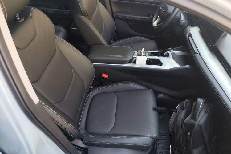 Used Geely Auto Emgrand L HiP 2024 Longteng Edition 1.5TD-DHT Pro 100KM Superior Model Right Front Seat